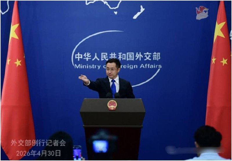国内新闻  法新社记者 上周末，王毅外长会见了缅甸总统敏昂莱。请问双方是否谈及被监禁的前缅甸领导人昂山素季？