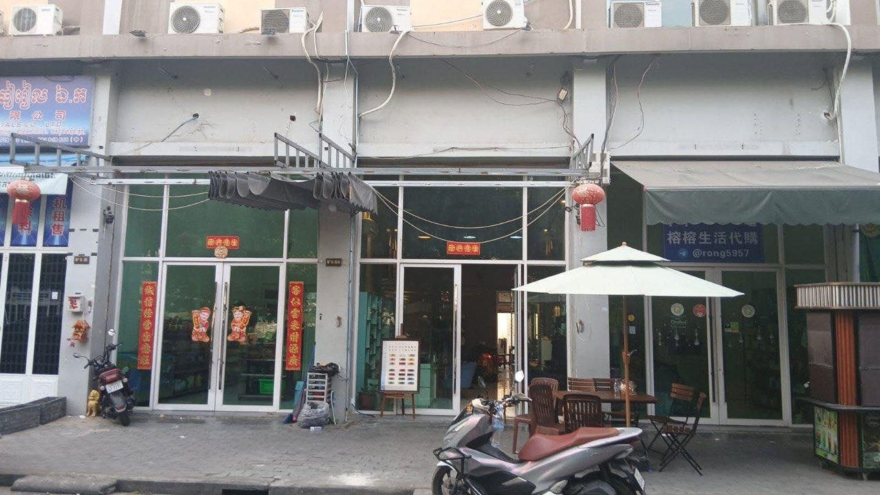 柬埔寨新闻 引发争议中国纹身店招牌被拆除
