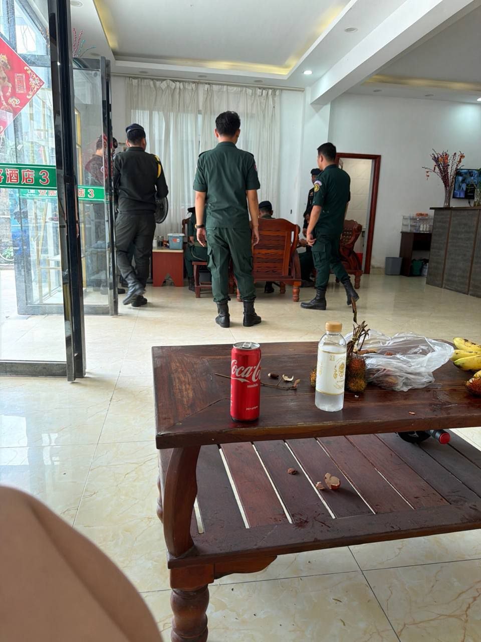 西港 大浪淘沙有宪兵在查酒店，现在已经查到安居客酒店了，附近的兄弟们注意了