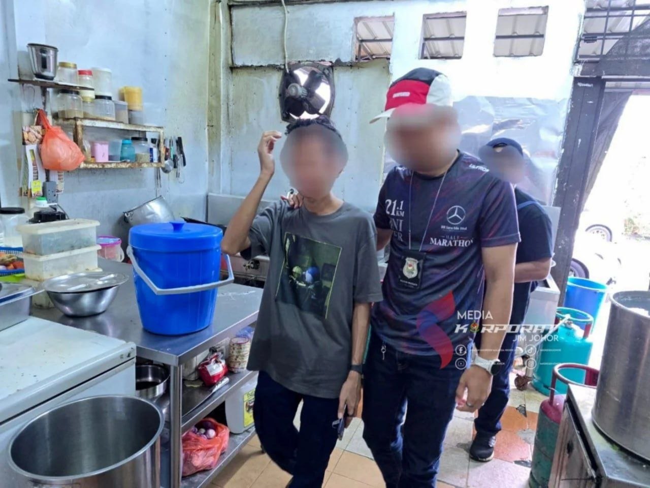 马来西亚 新山连查10处场所：33名非法外劳被捕，餐馆、洗车店、理发店都被扫