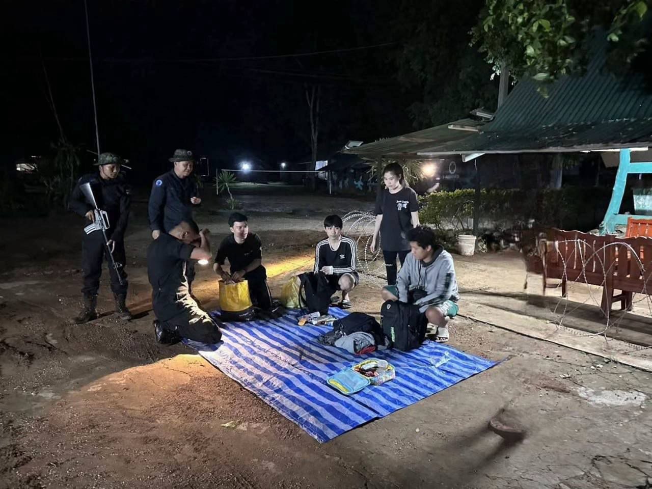 泰国新闻 柬埔寨网赌园区清剿潮,泰国人集体偷渡回国,边境已成“死亡关卡”