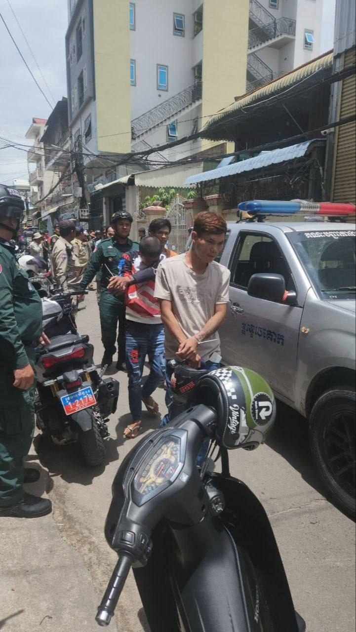 突发 刚刚金边抓捕了数名犯罪人员，不知涉及什么案件，目前已被带回金边警察局